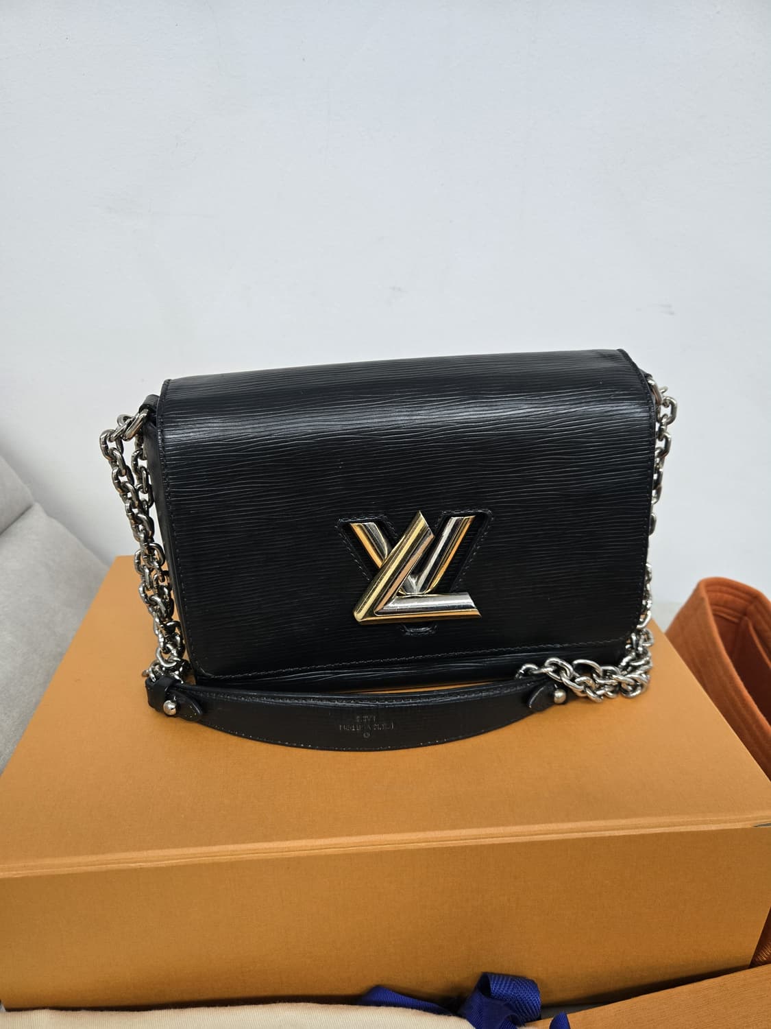 [보증서 정품]루이비통 트위스트mm 크로스백 상품이미지1