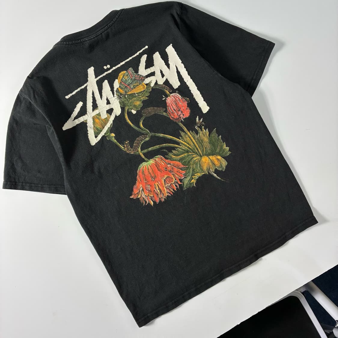 Stussy  스투시 워더드 플라워 블랙 반팔 티셔츠  상품이미지1