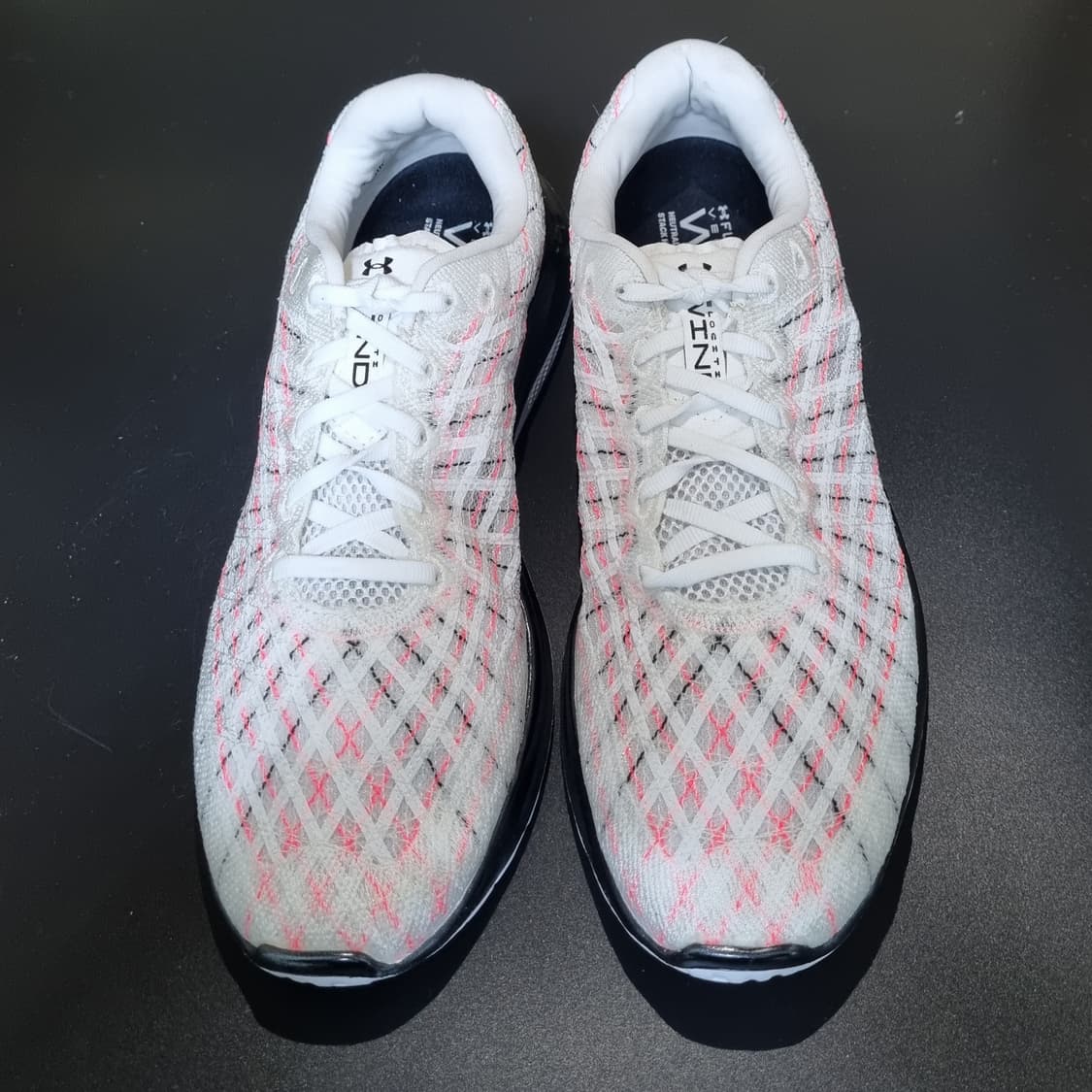 언더아머 플로우 벨로시티 남성런닝화285 상품이미지2