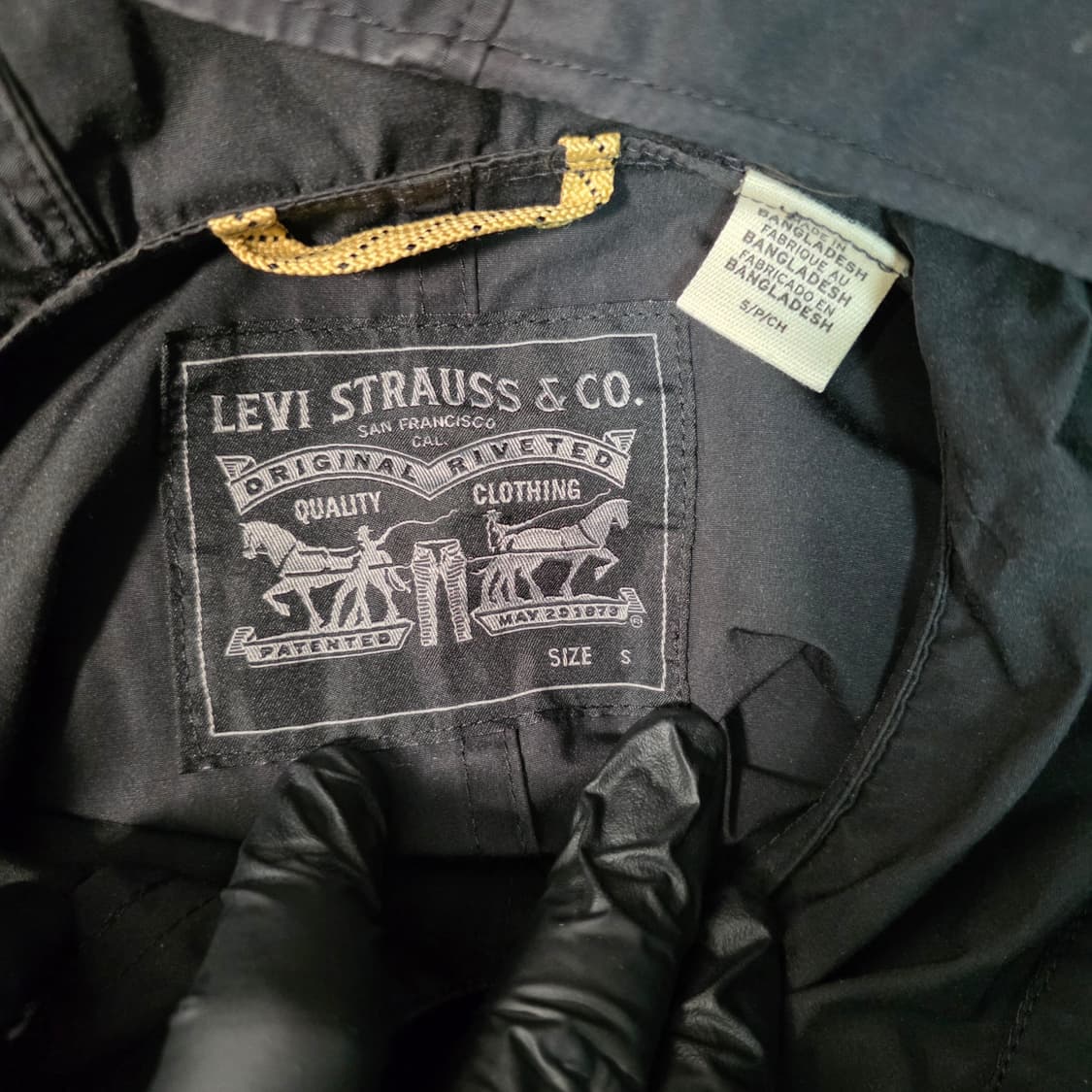 Levi’s 리바이스 블랙 멀티포켓 후드 자켓 S (워크웨어) 상품이미지3