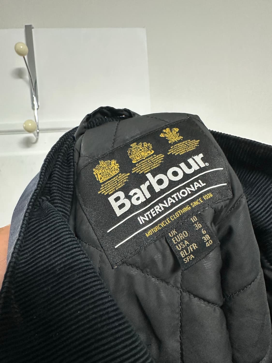 바버 인터네셔널 핀스 왁스 자켓 상품이미지3