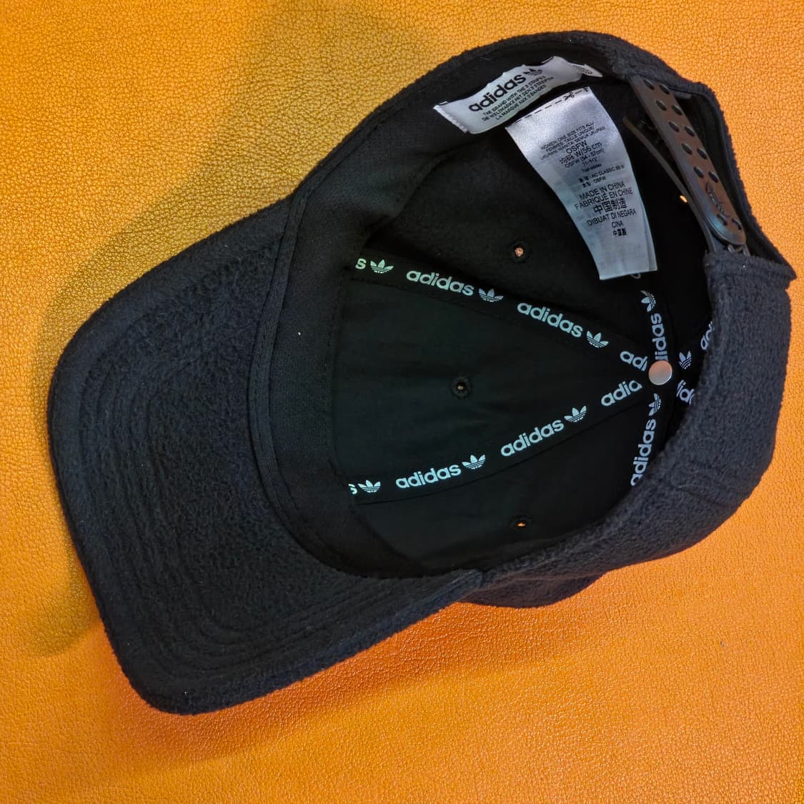 아디다스 블랙 볼캡 모자 상품이미지4