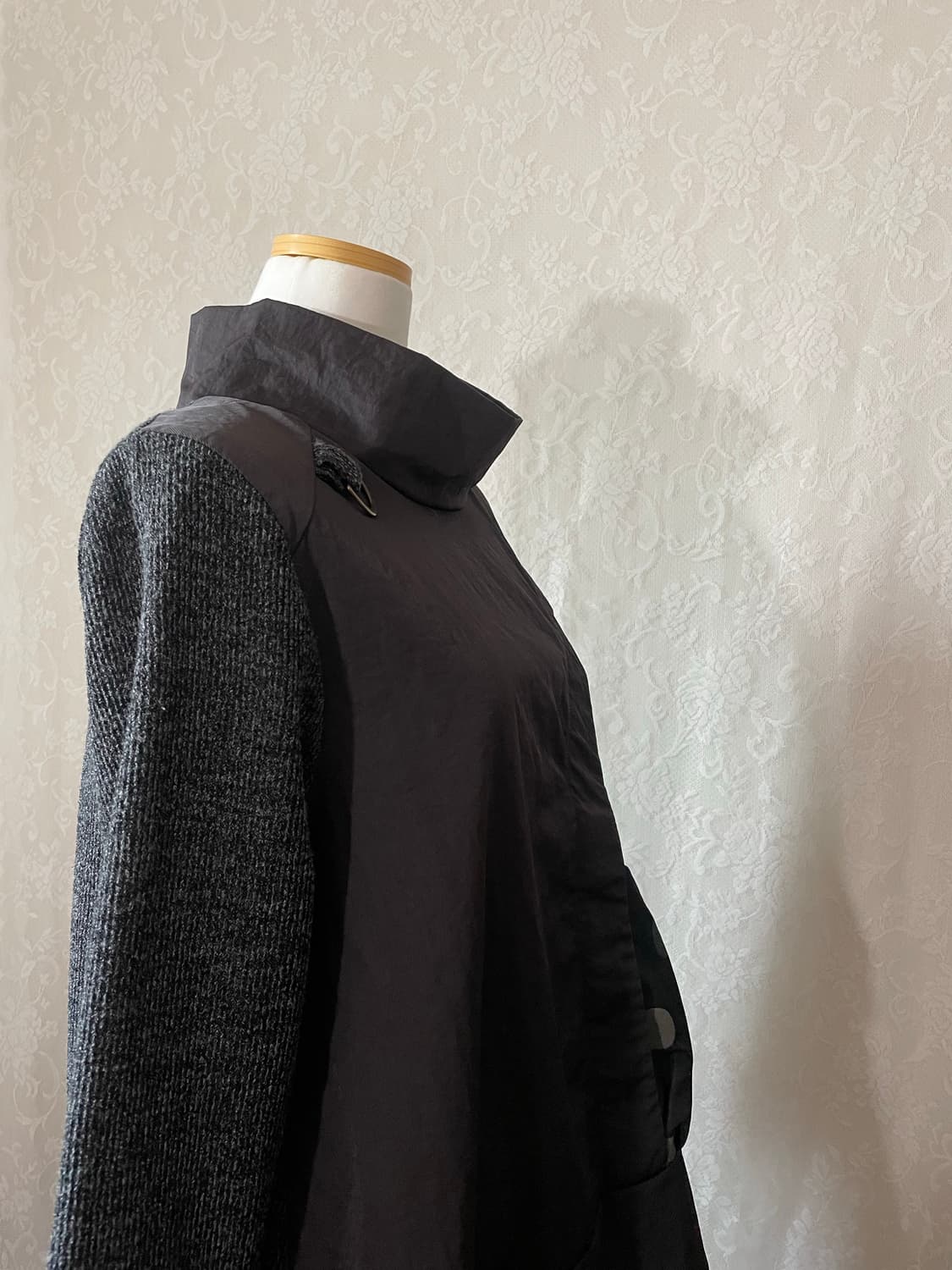 비대칭 아방핏 믹스 소재 도트 포인트 원피스 블랙 상품이미지4