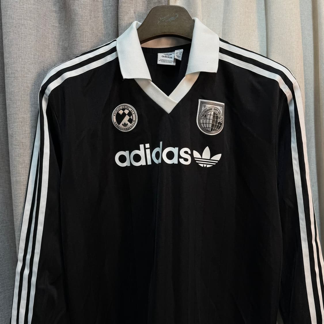 [L/오버핏] 아디다스 풋볼 로고 롱슬리브 긴팔티 상품이미지3