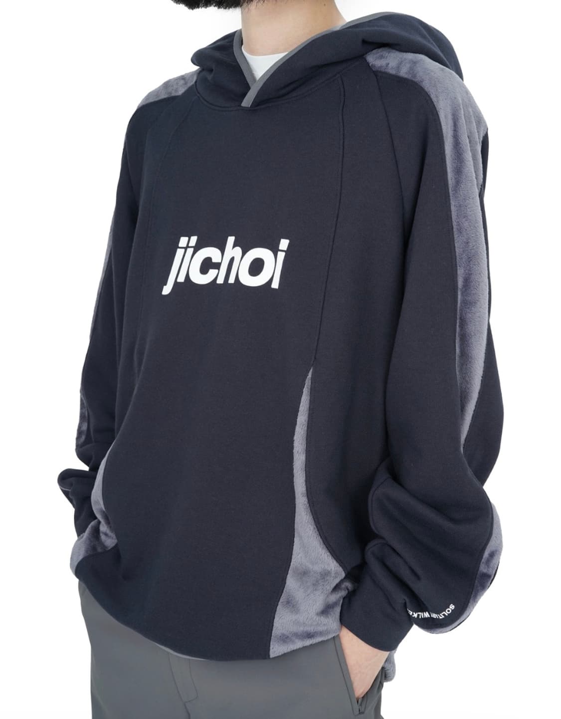 지초이 JICHOI AW25 SOLITARY WALKER 후드티   상품이미지4