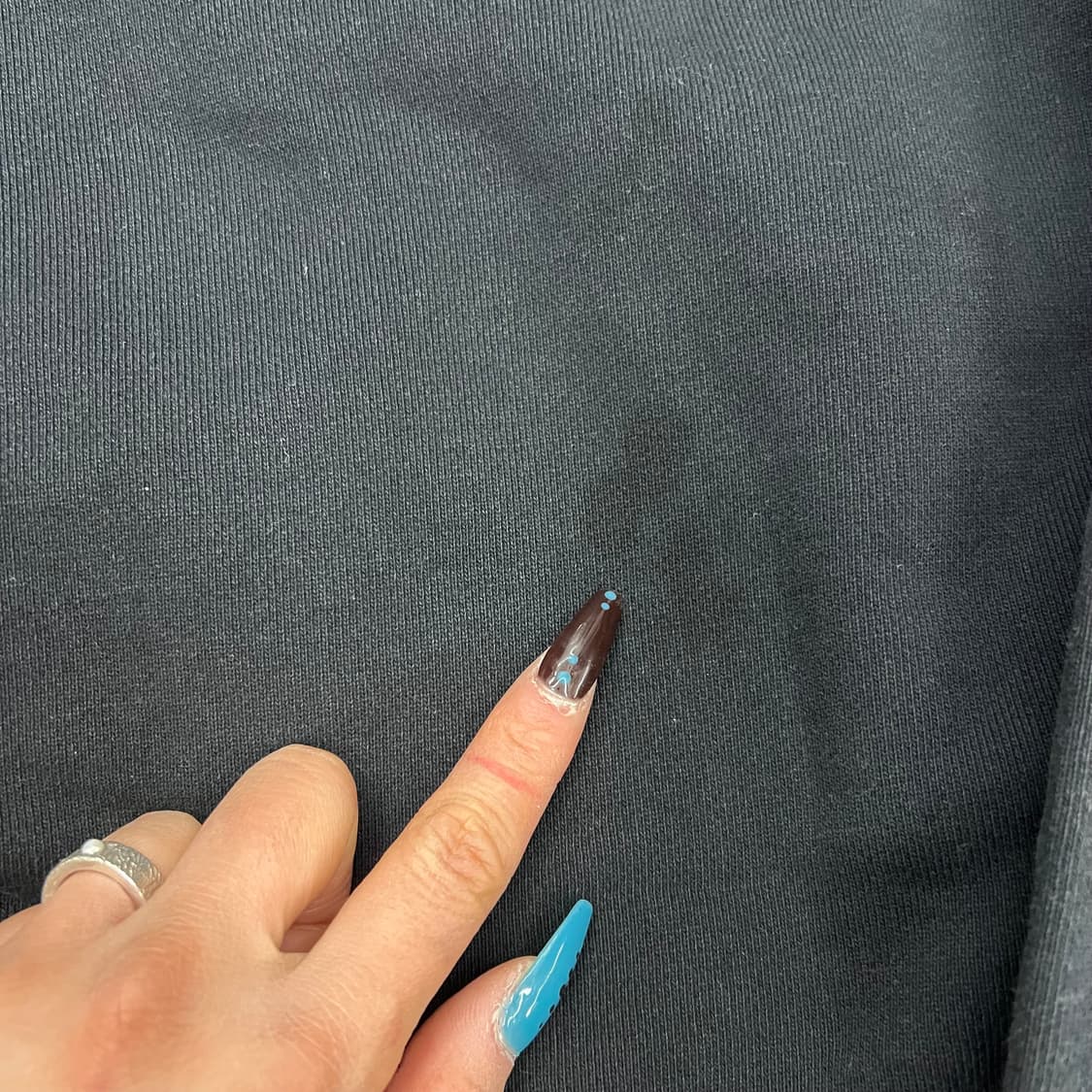 디스이즈네버댓 블랙 맨투맨 상품이미지2