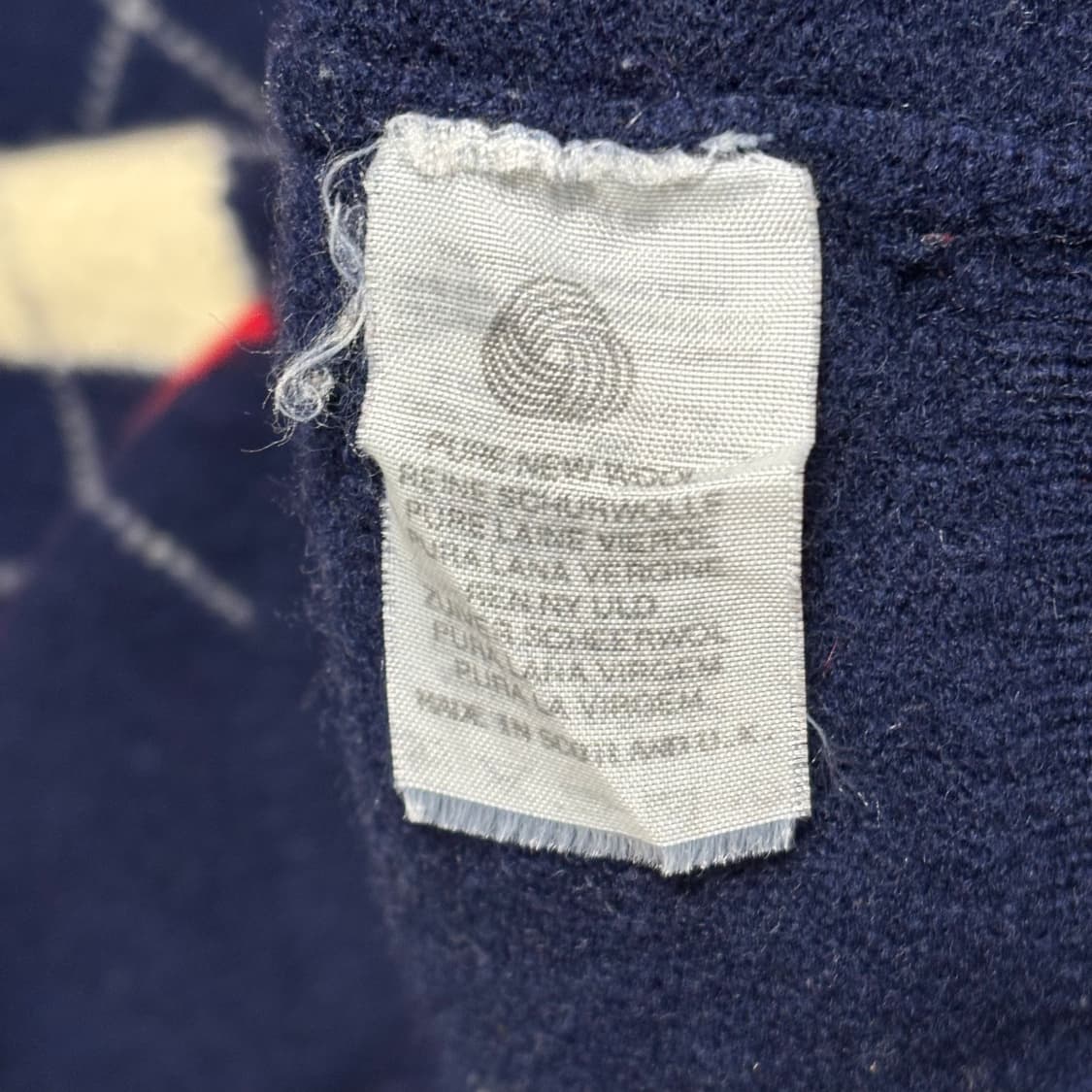 Burberrys 100% 램스울 아가일 패턴 네이비 브이넥 니트 스웨터 상품이미지4