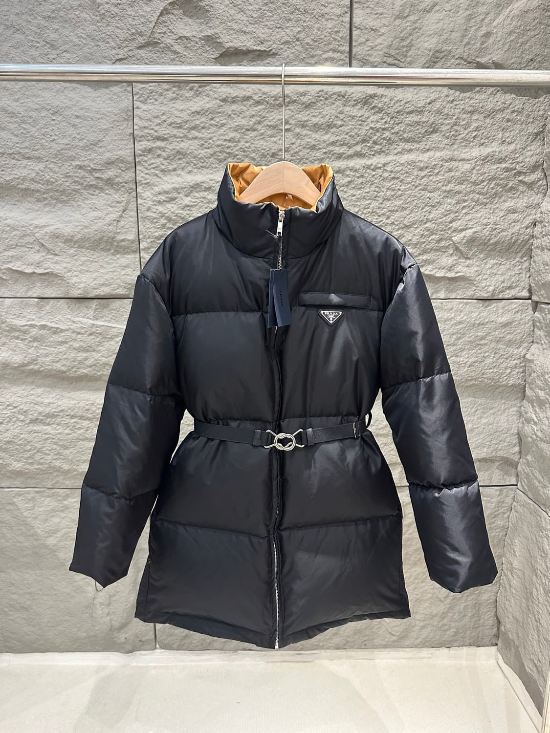 프라다 패딩 상품이미지1
