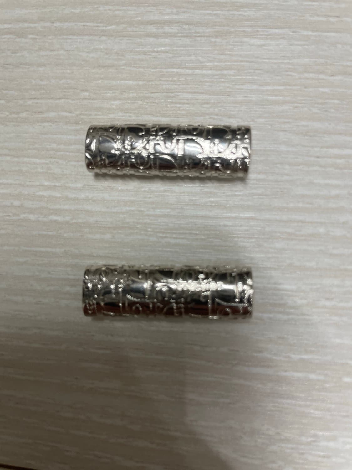 디올 오블리크 참 슈즈 끈 장식 한쌍 상품이미지1