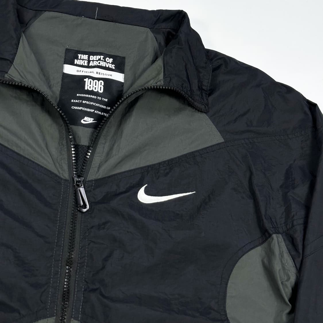 나이키 스우시 블랙 배색 바람막이 자켓 (M) 상품이미지4