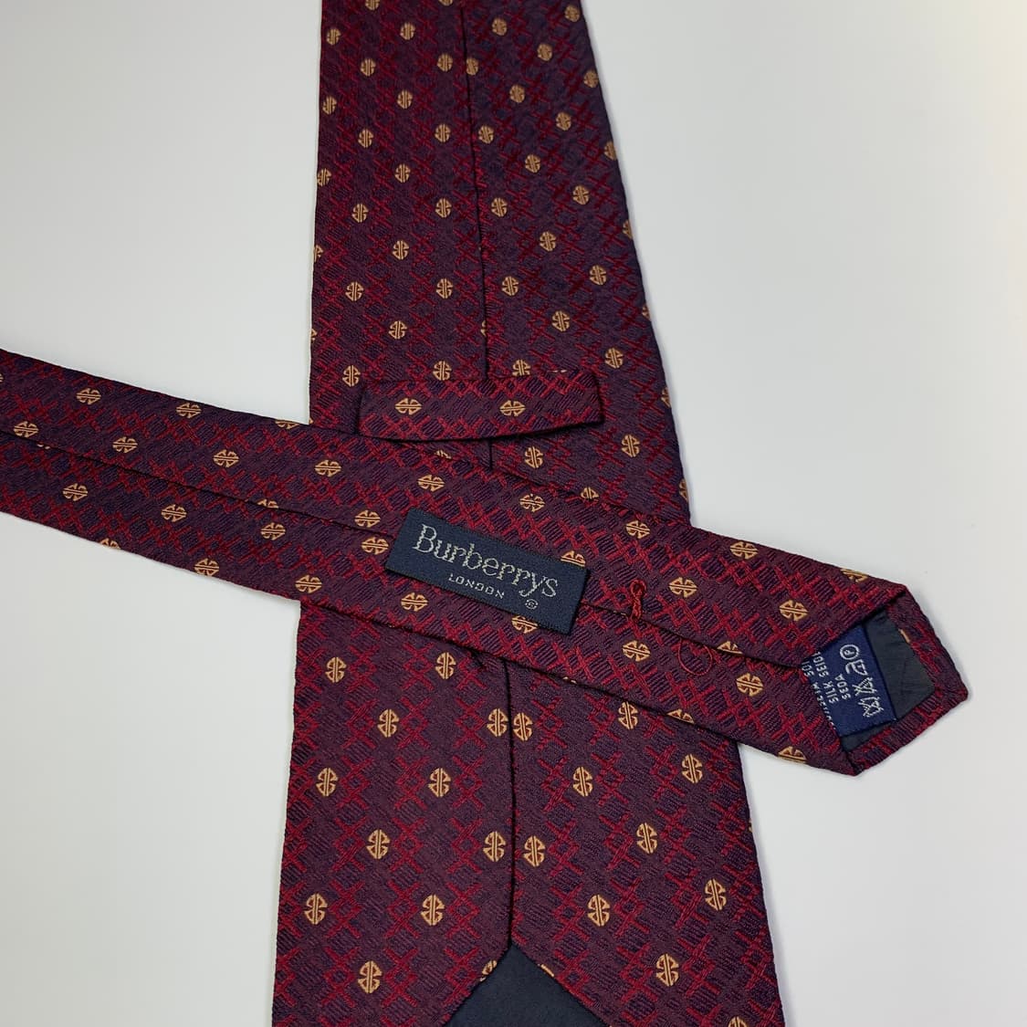 버버리(BURBERRY) 레드버건디컬러 신형라벨 100실크 명품넥타이 상품이미지5