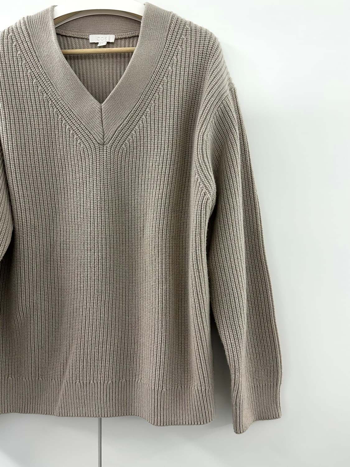 COS 브이넥 울니트 베이지 XL (민트급) 상품이미지4