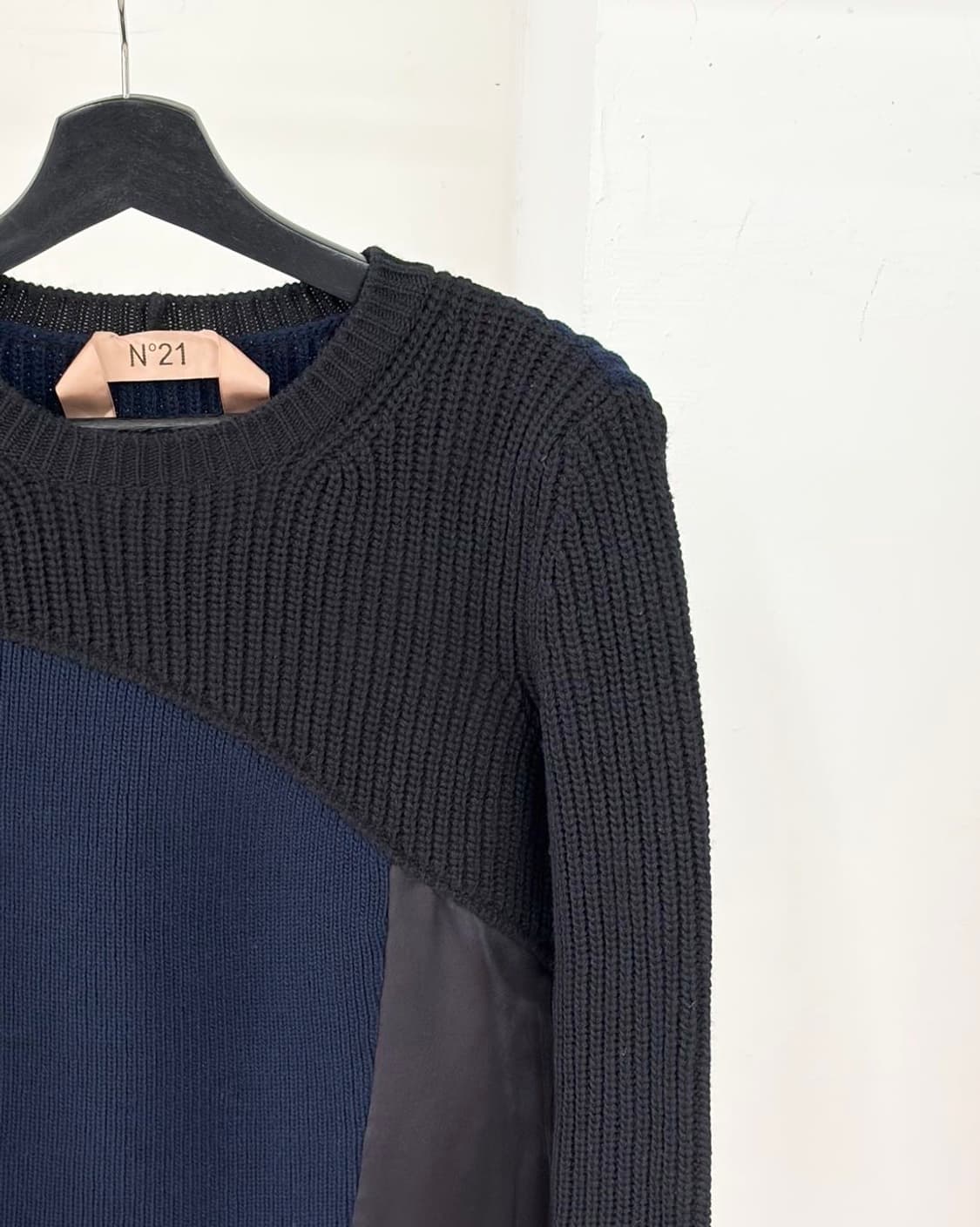 N21 블랙 네이비 골지 니트 스웨터  상품이미지3