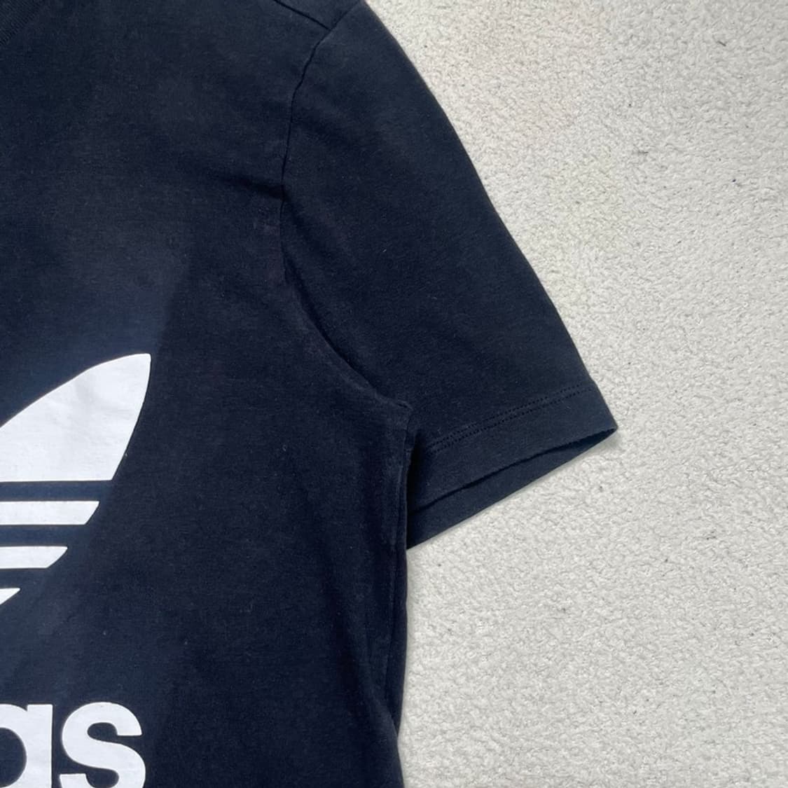  ADIDAS 파이어버드 빅로고 티셔츠 블랙 XS 상품이미지4