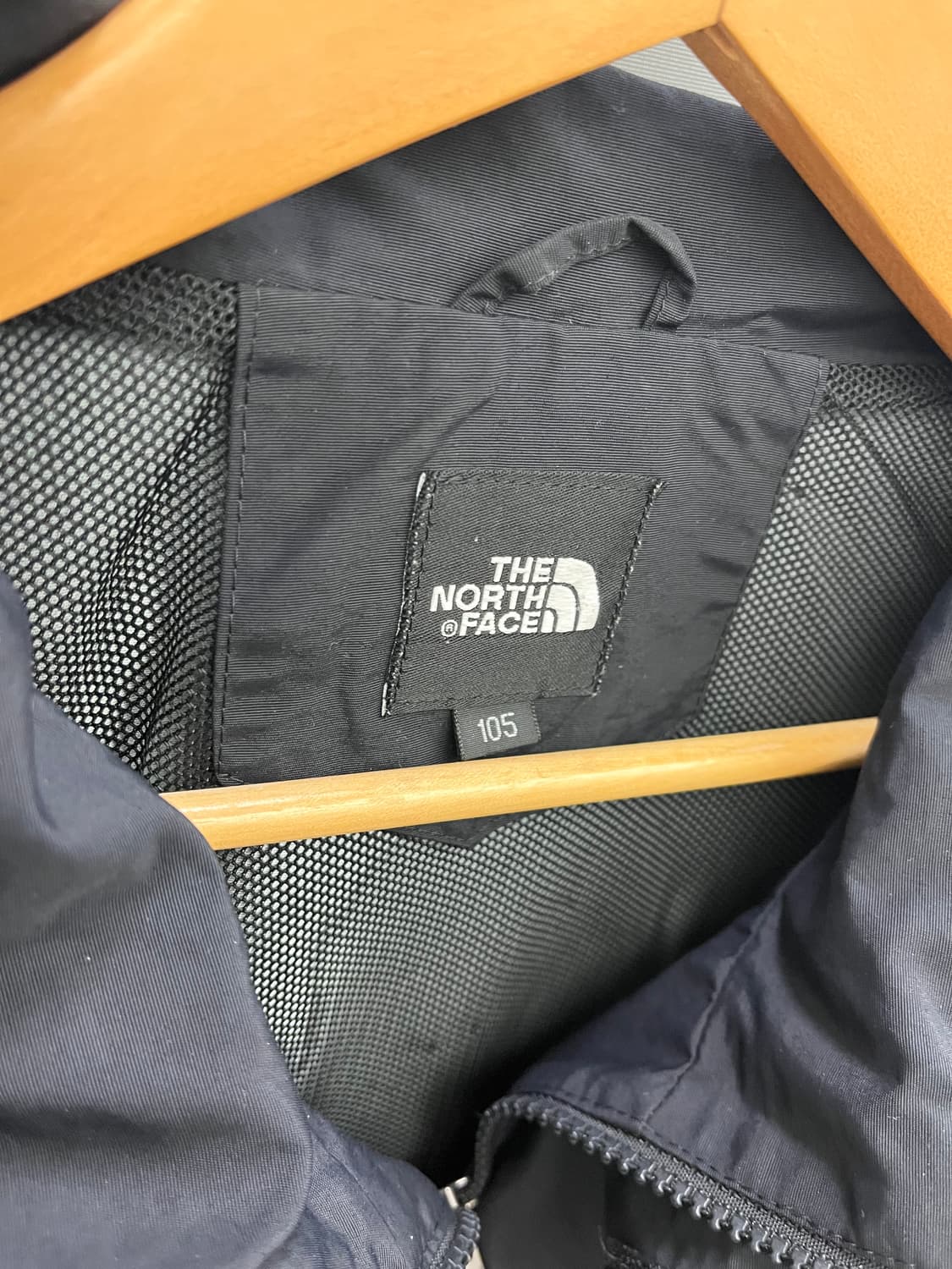 노스페이스 블랙 후드 바람막이 상품이미지4