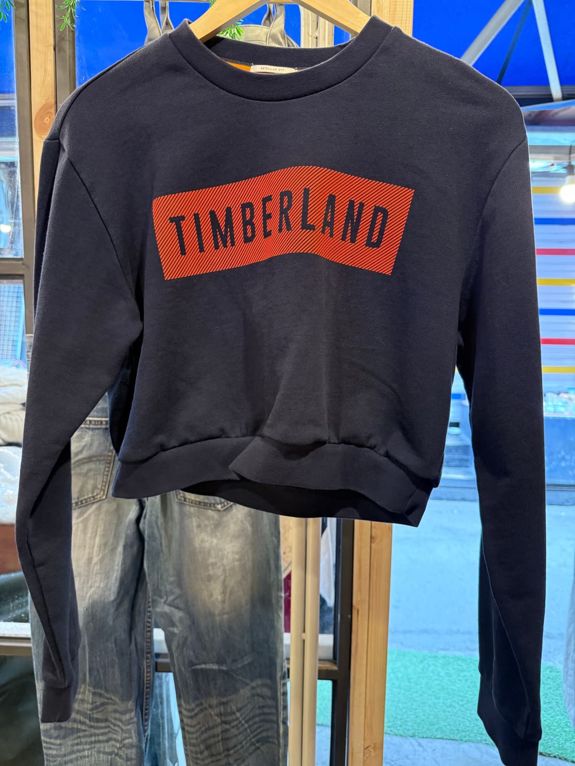 팀버랜드 네이비 크롭 맨투맨 상품이미지1