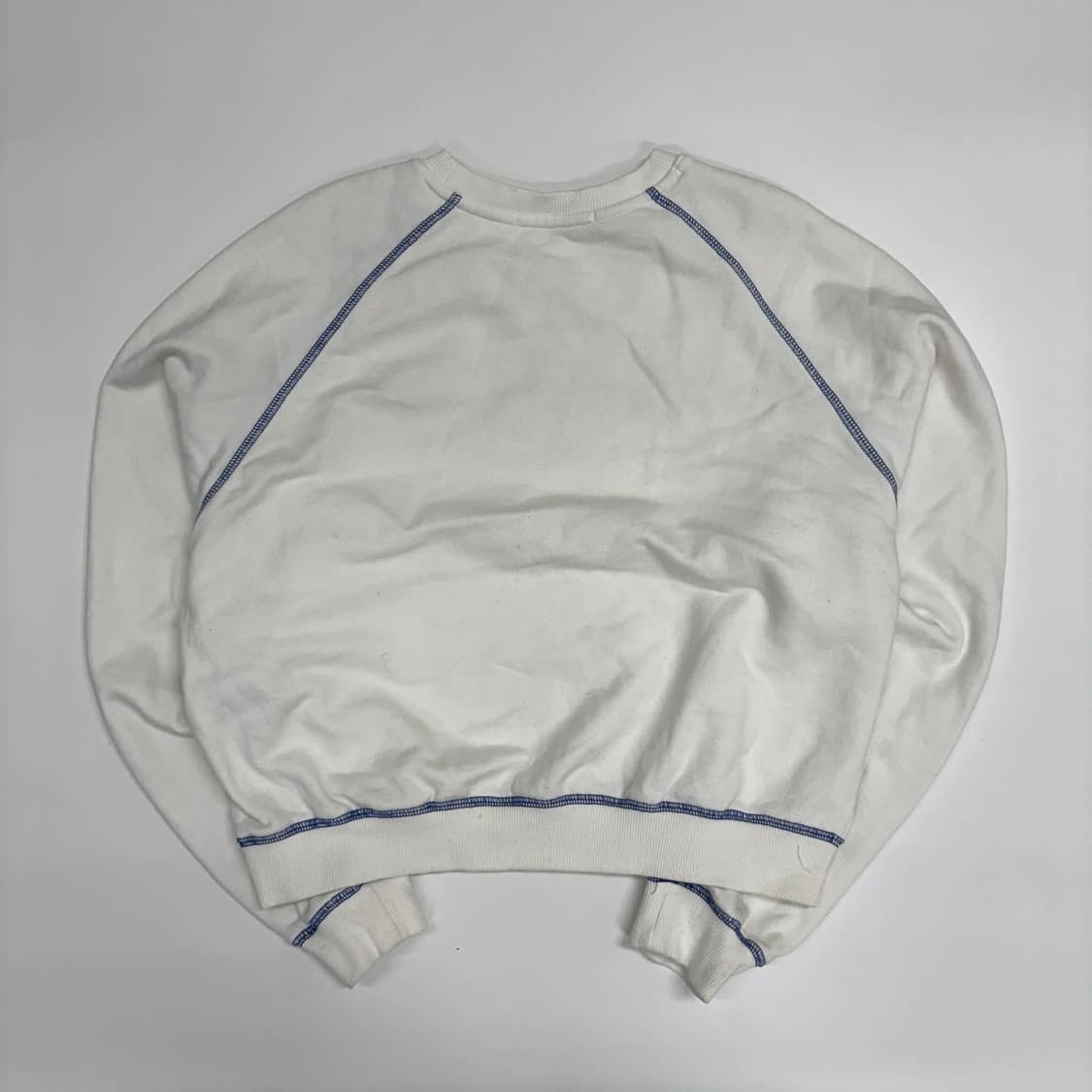 마르디 메르크디 화이트 세미크롭 걸즈 스웨트셔츠 맨투맨(OS) 상품이미지3