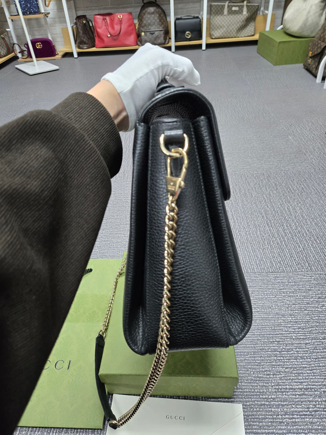 [특가][정품] 구찌 인터로킹 탑핸들백 라지 상품이미지3