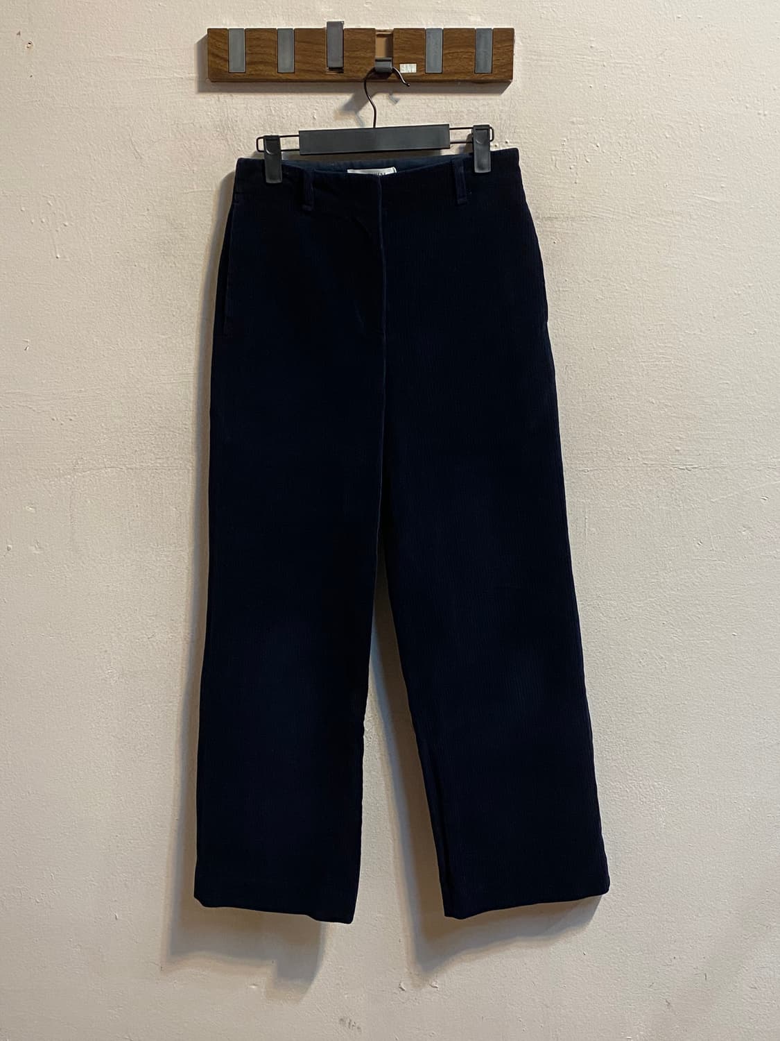 더 캐시미어 스트레이트 코듀로이 팬츠 상품이미지1