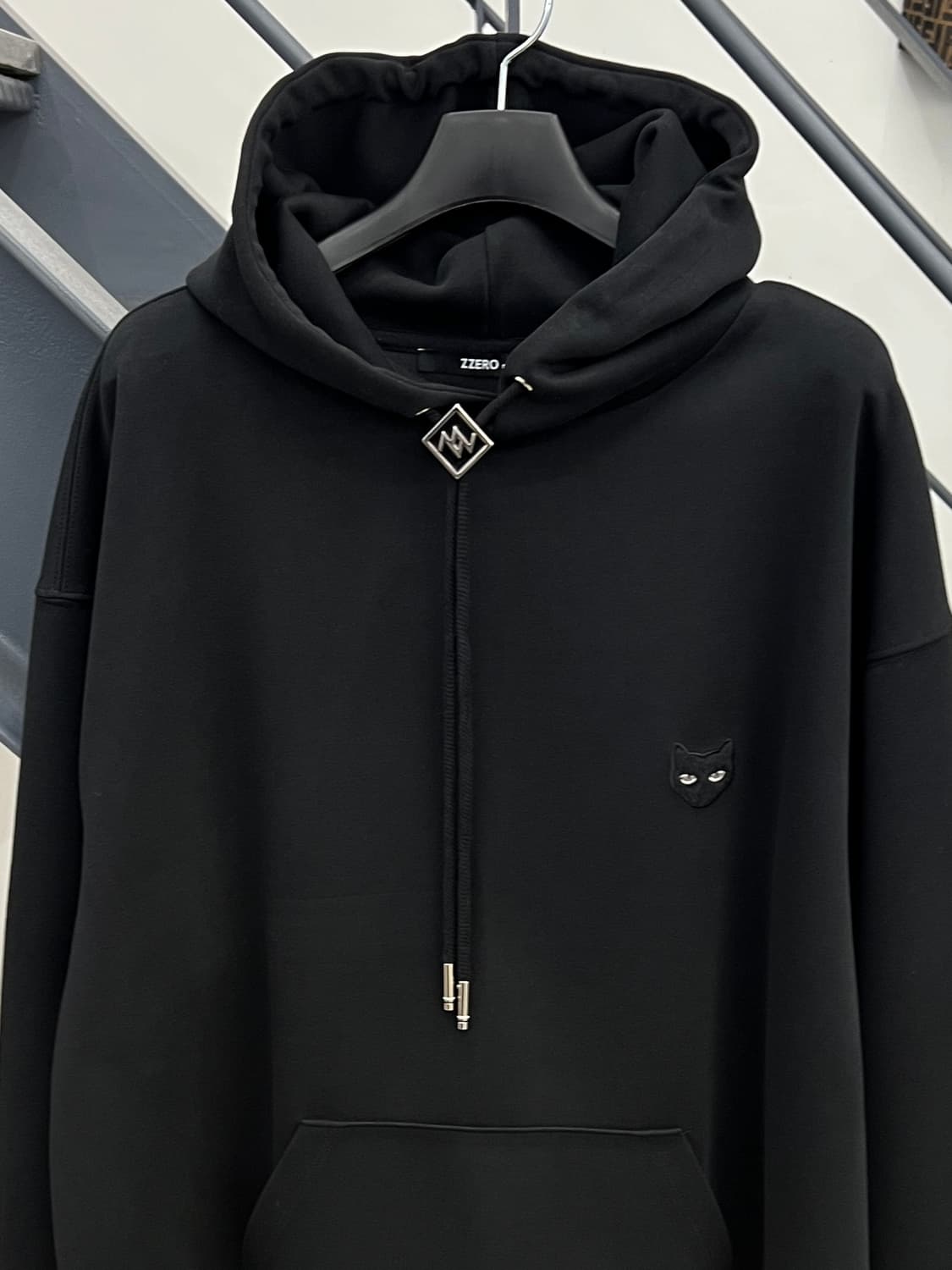 송지오 지제로 팬서 스트링 후드티셔츠 상품이미지2