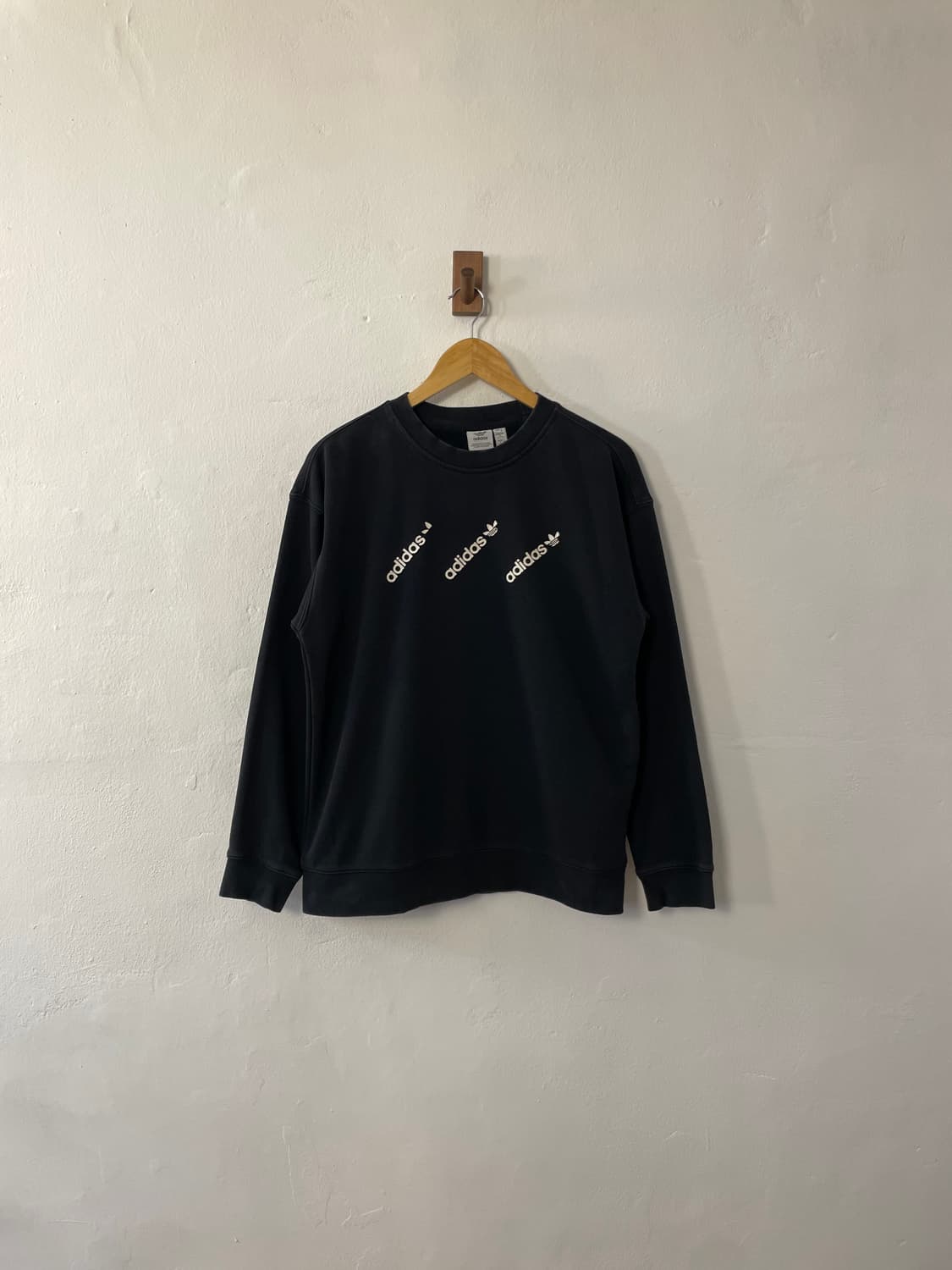 아디다스 맨투맨  상품이미지1