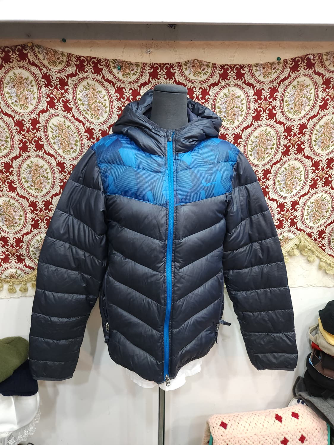 나이키 골프 구스 후드 경량 패딩점퍼

 상품이미지1