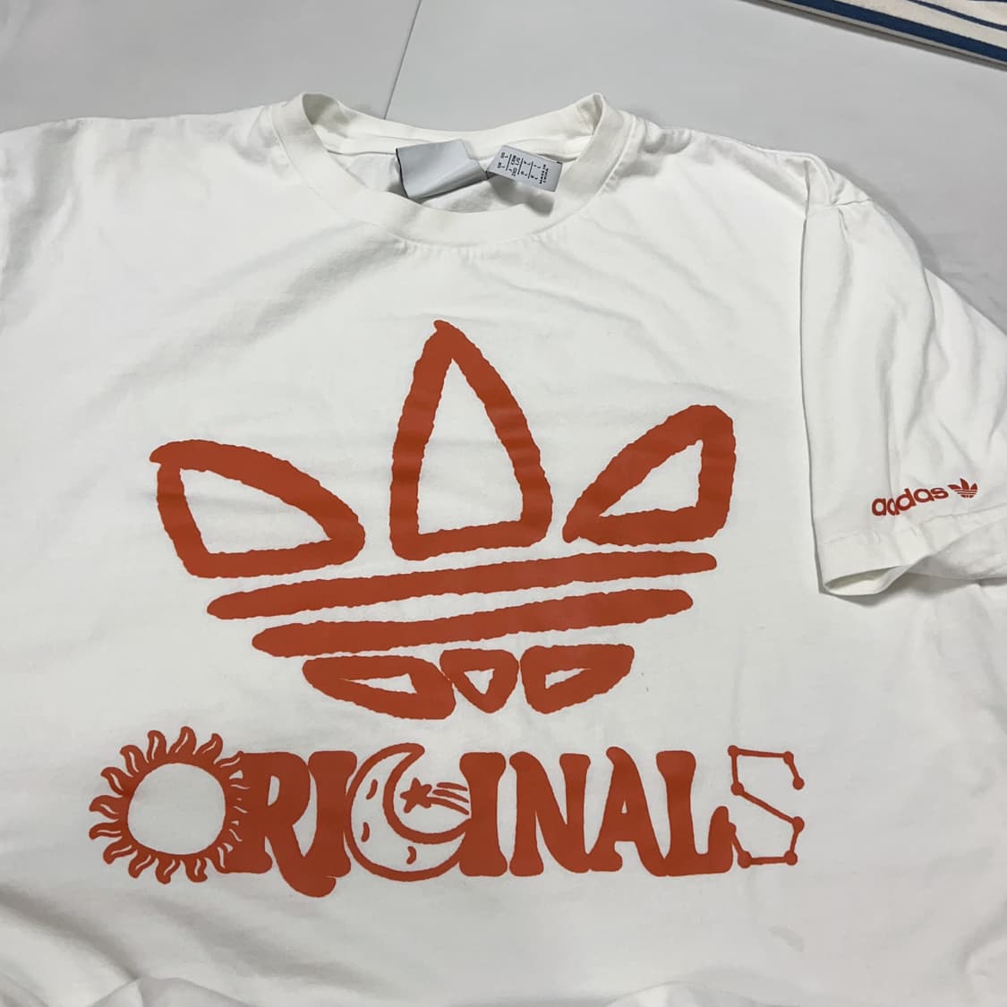[정품] 아디다스 화이트 오렌지 프린팅 반팔티 [ L ] 상품이미지3