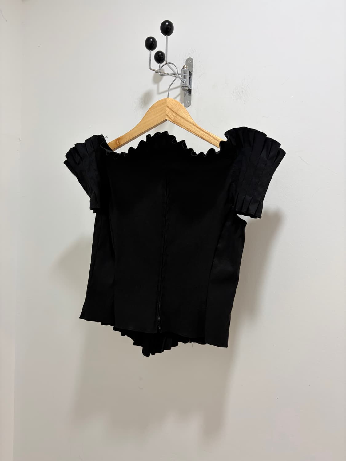 Tadashi shoji 핀턱 플리츠 반팔 티셔츠 오픈숄더 상품이미지7