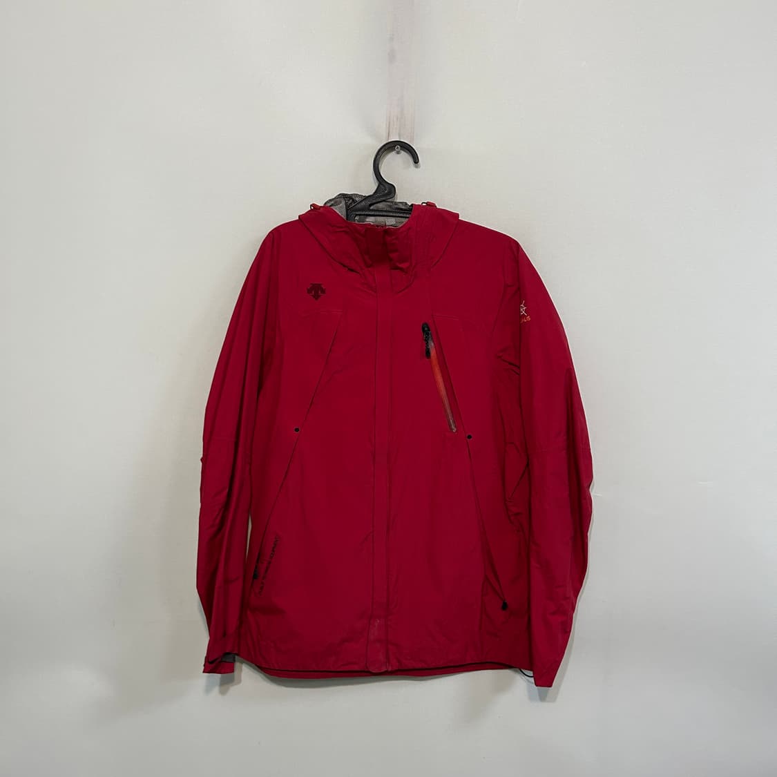 데상트 남성 바람막이 100 상품이미지1