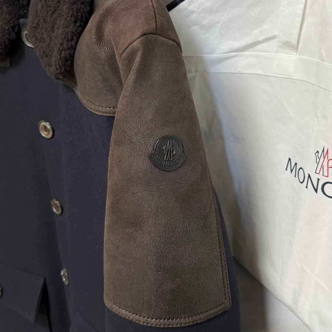 [S+급/4] 몽클레어 라흐넬 무스탕 레더 자켓 브라운 상품이미지2