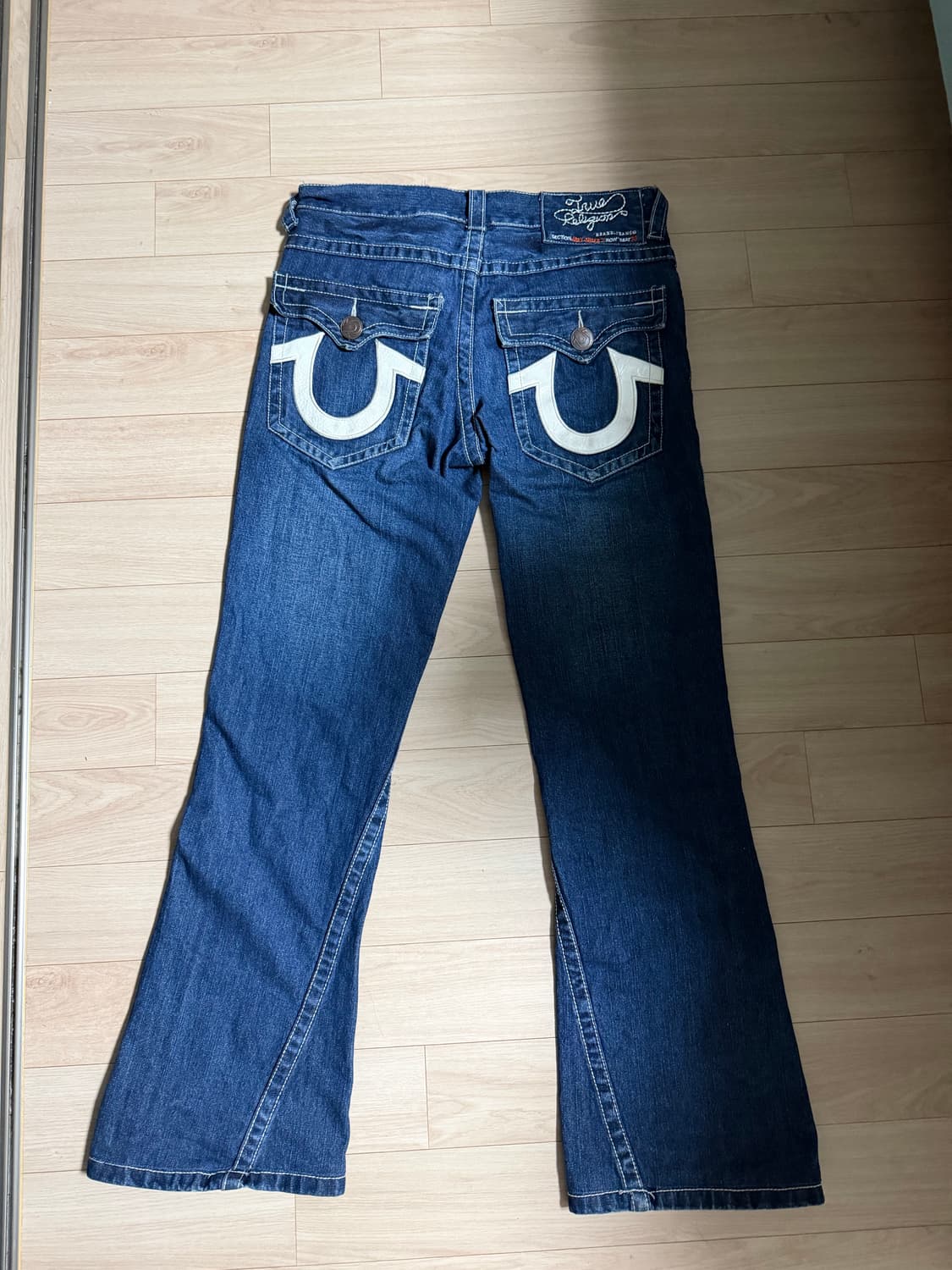 트루릴리젼 조이 슈퍼티 빽레더로고 30사이즈 상품이미지1