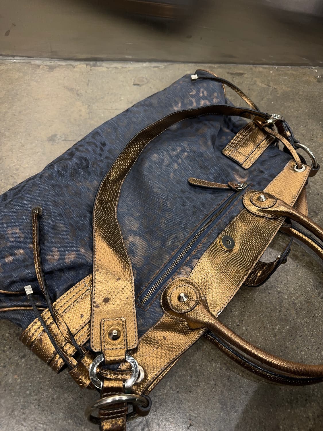 Guess rare blue gold tote bag 상품이미지5