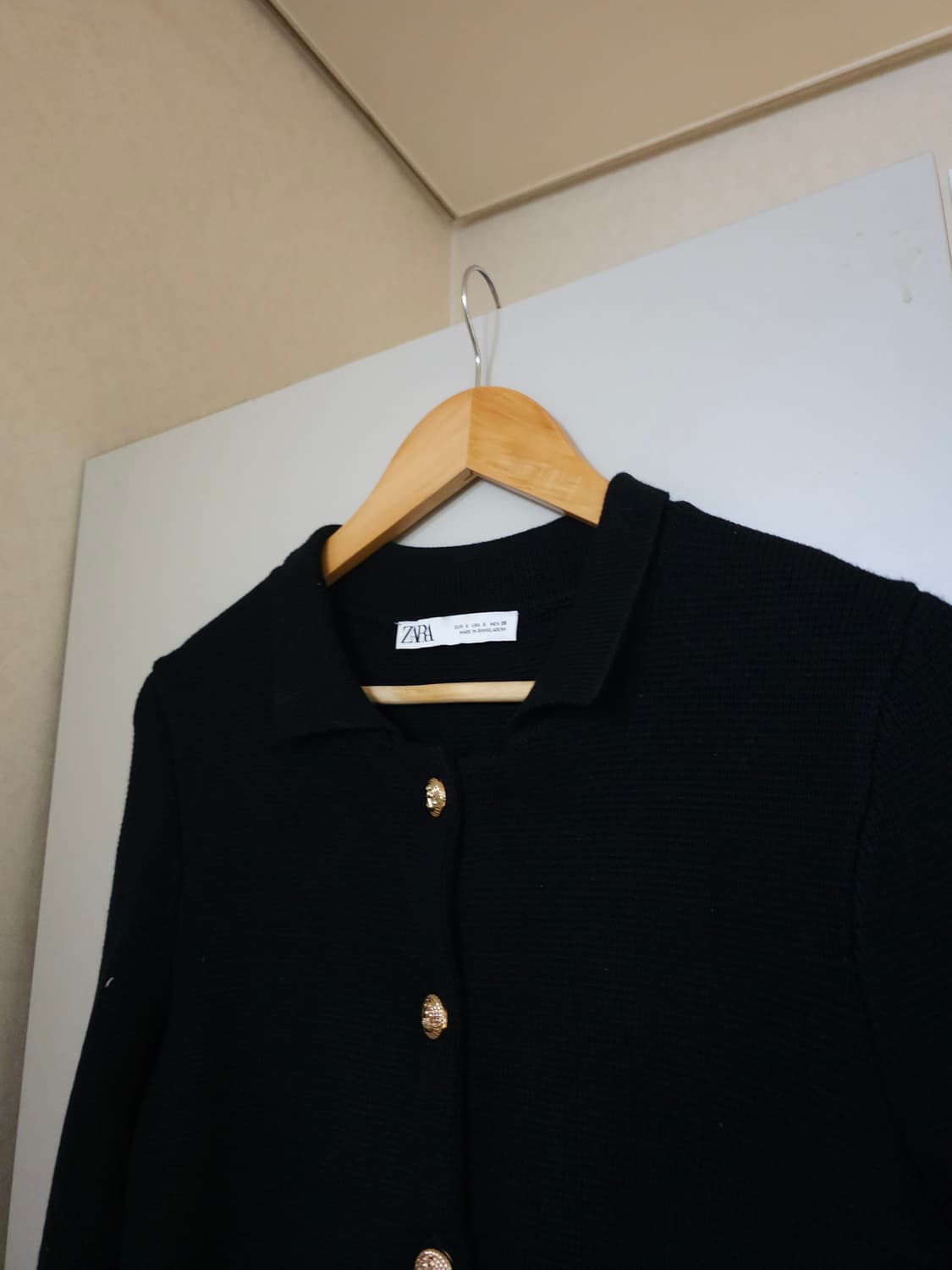 자라 블랙 금장 버튼 가디건 상품이미지2