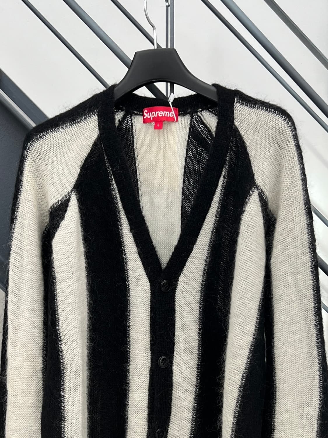 슈프림 13FW 스트라이프 모헤어 가디건 상품이미지2