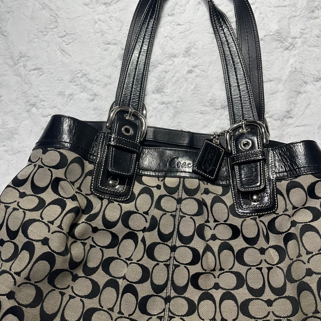 Coach 코치 시그니처 버클 숄더백 그레이베이지 블랙 오네갸루 상품이미지3