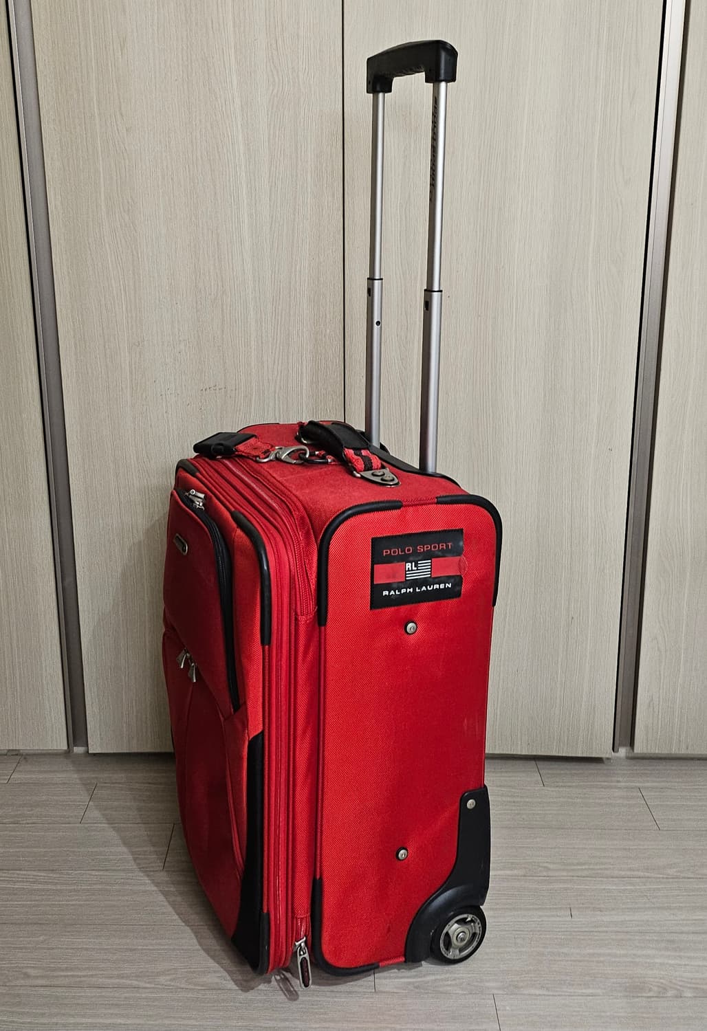 공항에서 눈에 띄는 레드랄프로렌 POLO SPORT 캐리어 55cm(37 상품이미지2