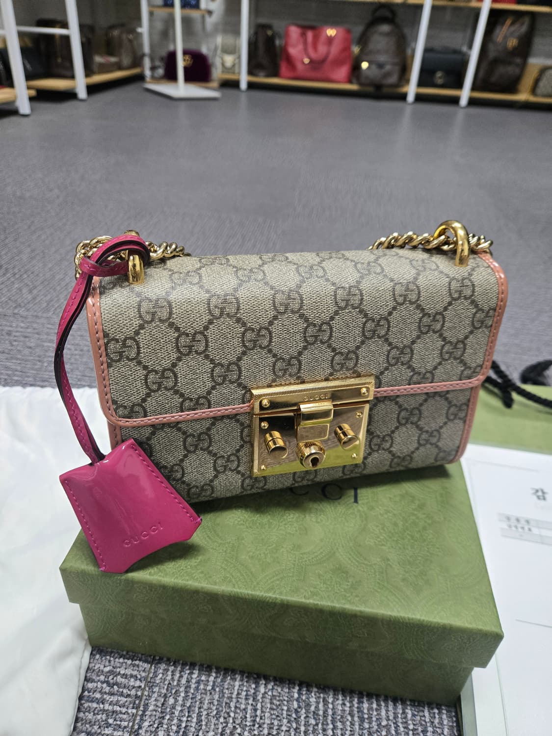 [특가][정품] 구찌 패들락 숄더백 상품이미지1