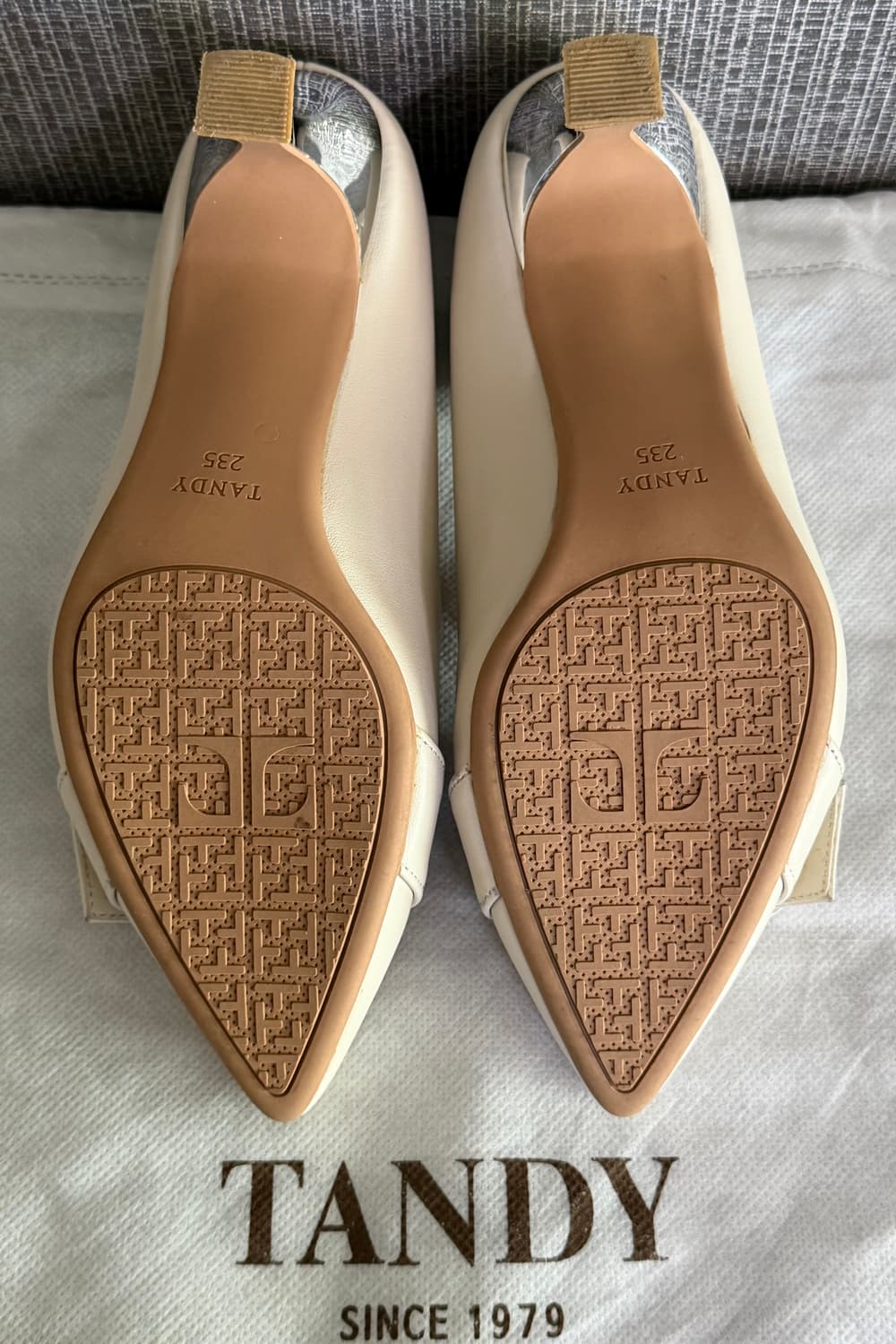 탠디 Tandy 주얼 장식 버클 아이보리 가죽 구두 미들힐 펌프스 슈즈 상품이미지8