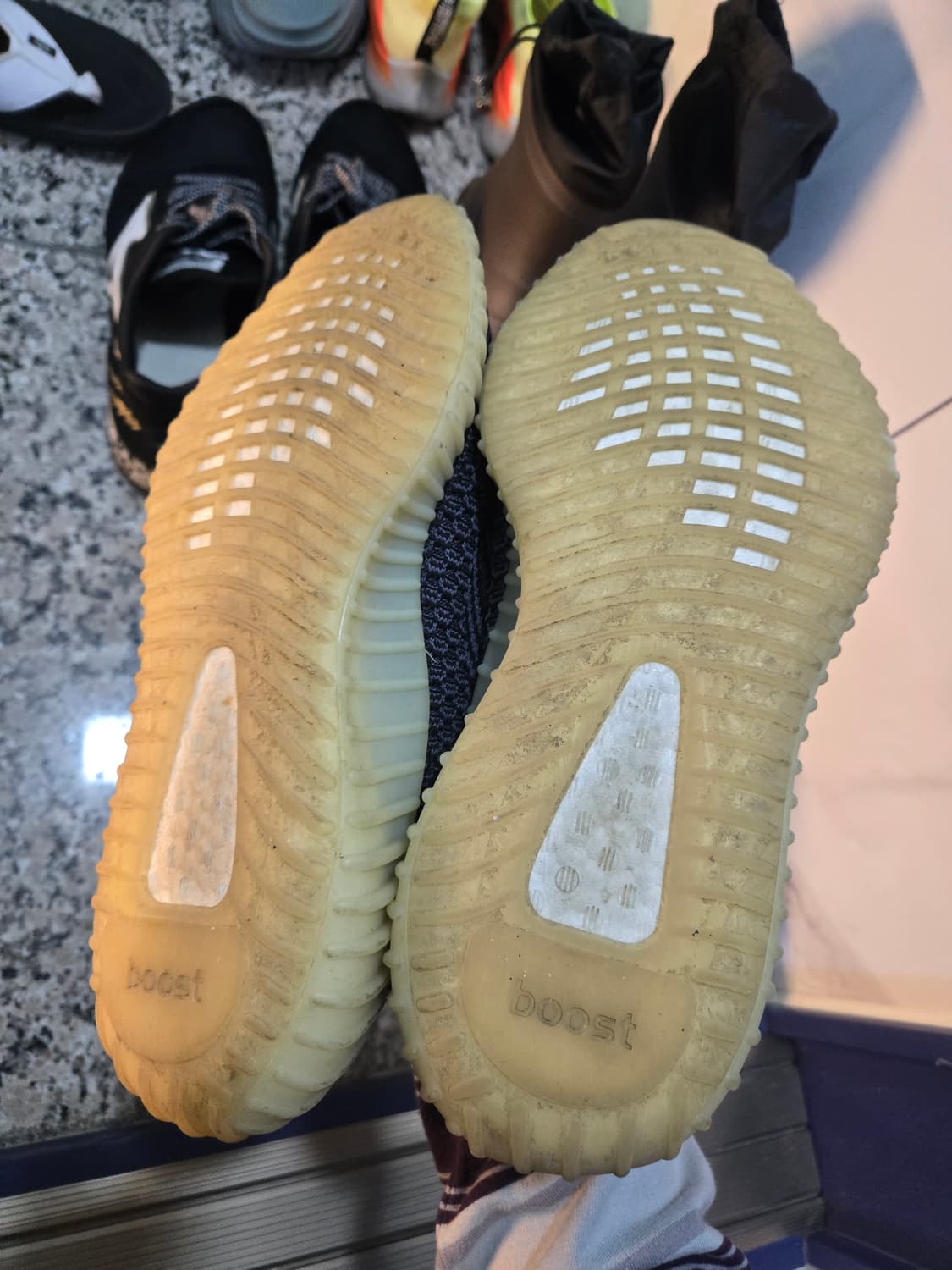 아디다스 이지부스트 v2 카본 상품이미지6