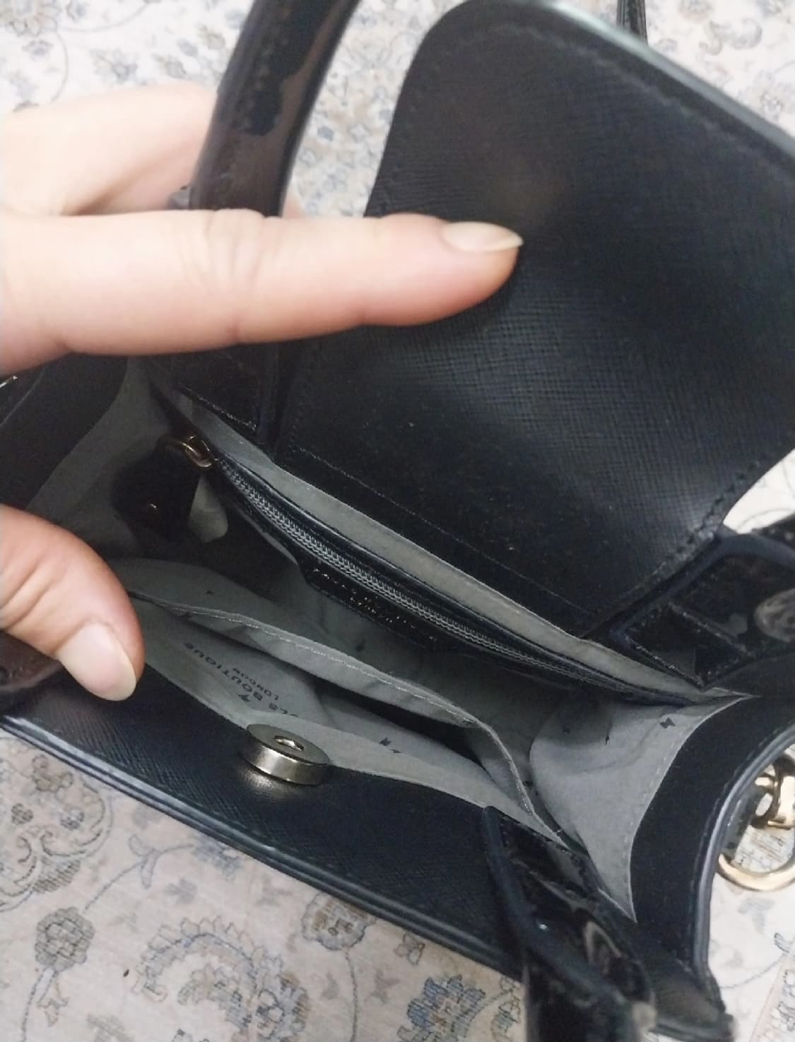 폴스부띠끄 에나멜 미니 크로스백 상품이미지4