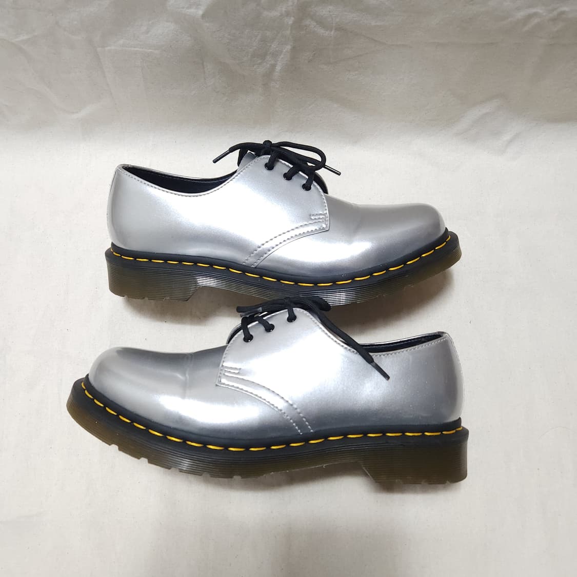 [9UK] 닥터마틴 1461 3홀 Silver (280~285) 상품이미지3