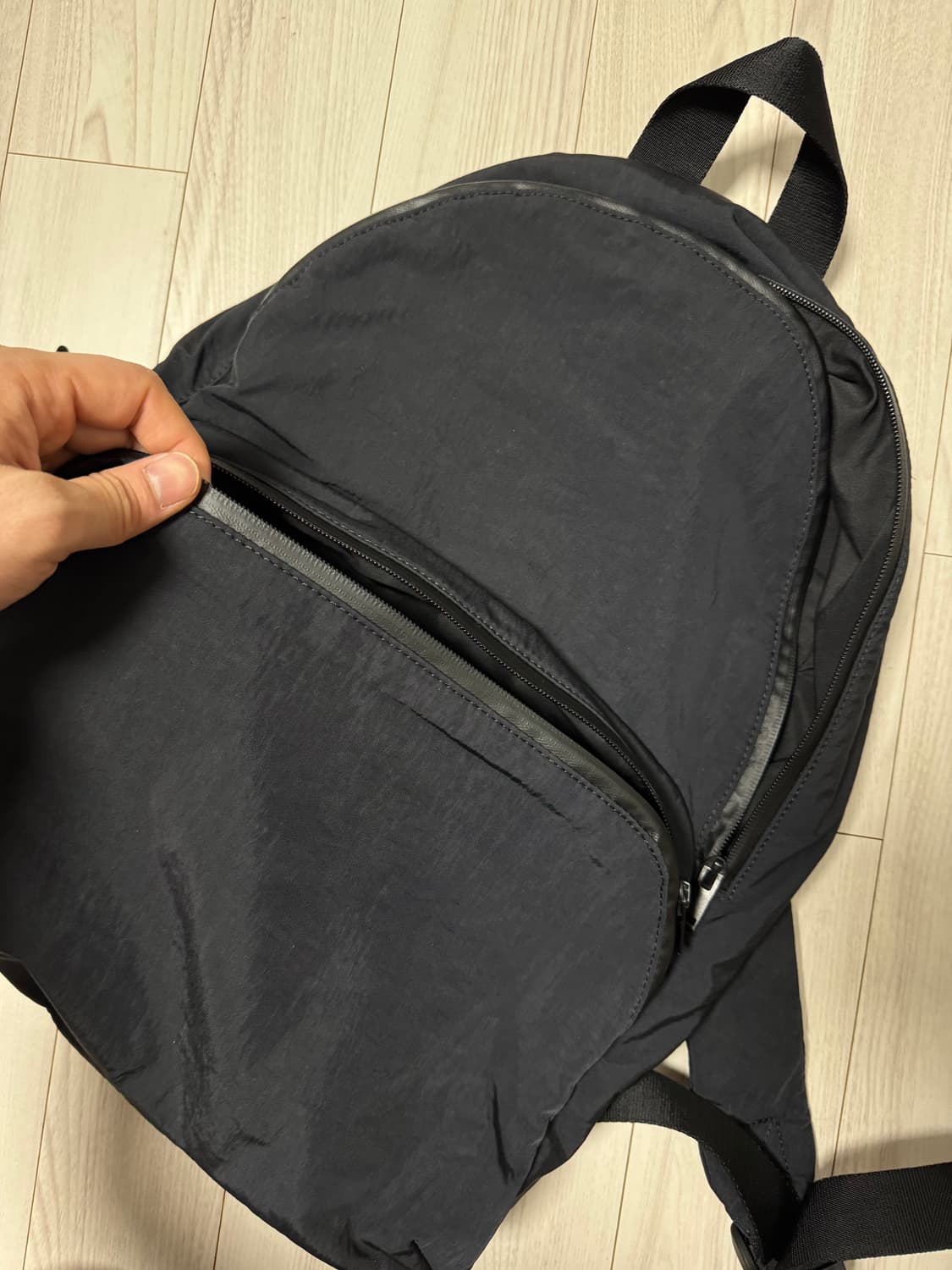 Cos 블랙 나일론백팩 상품이미지4