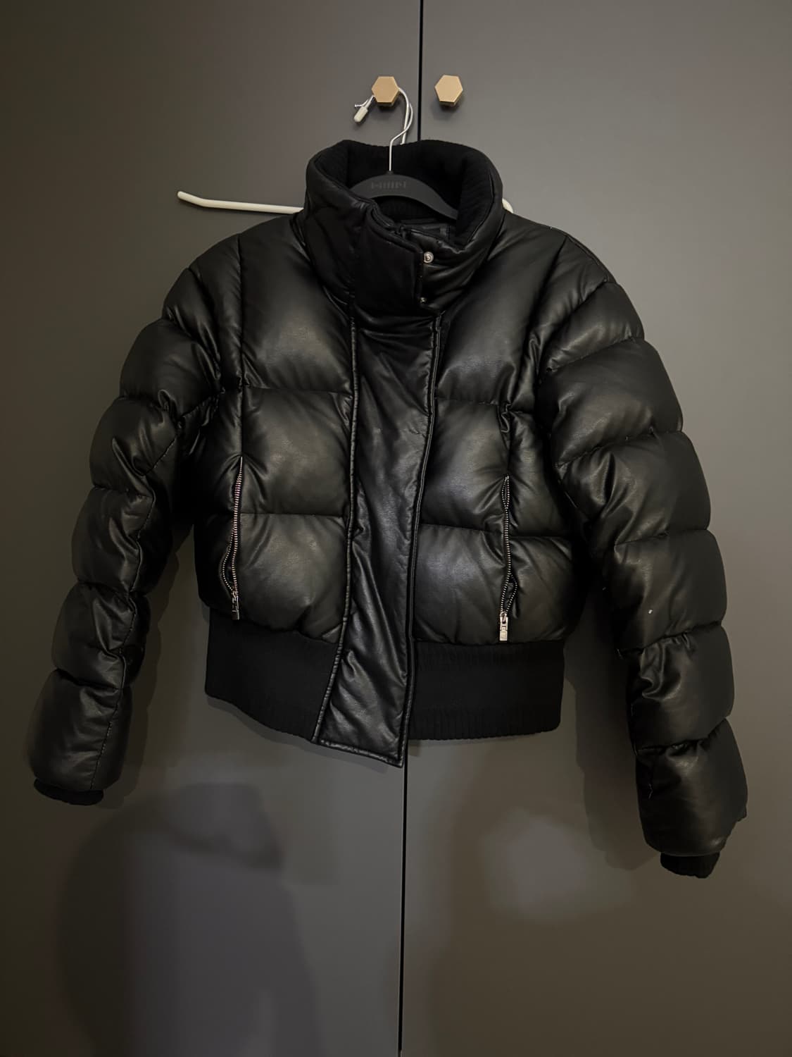 Givenchy 숏패딩 블랙 kids 14y 정품 상품이미지1