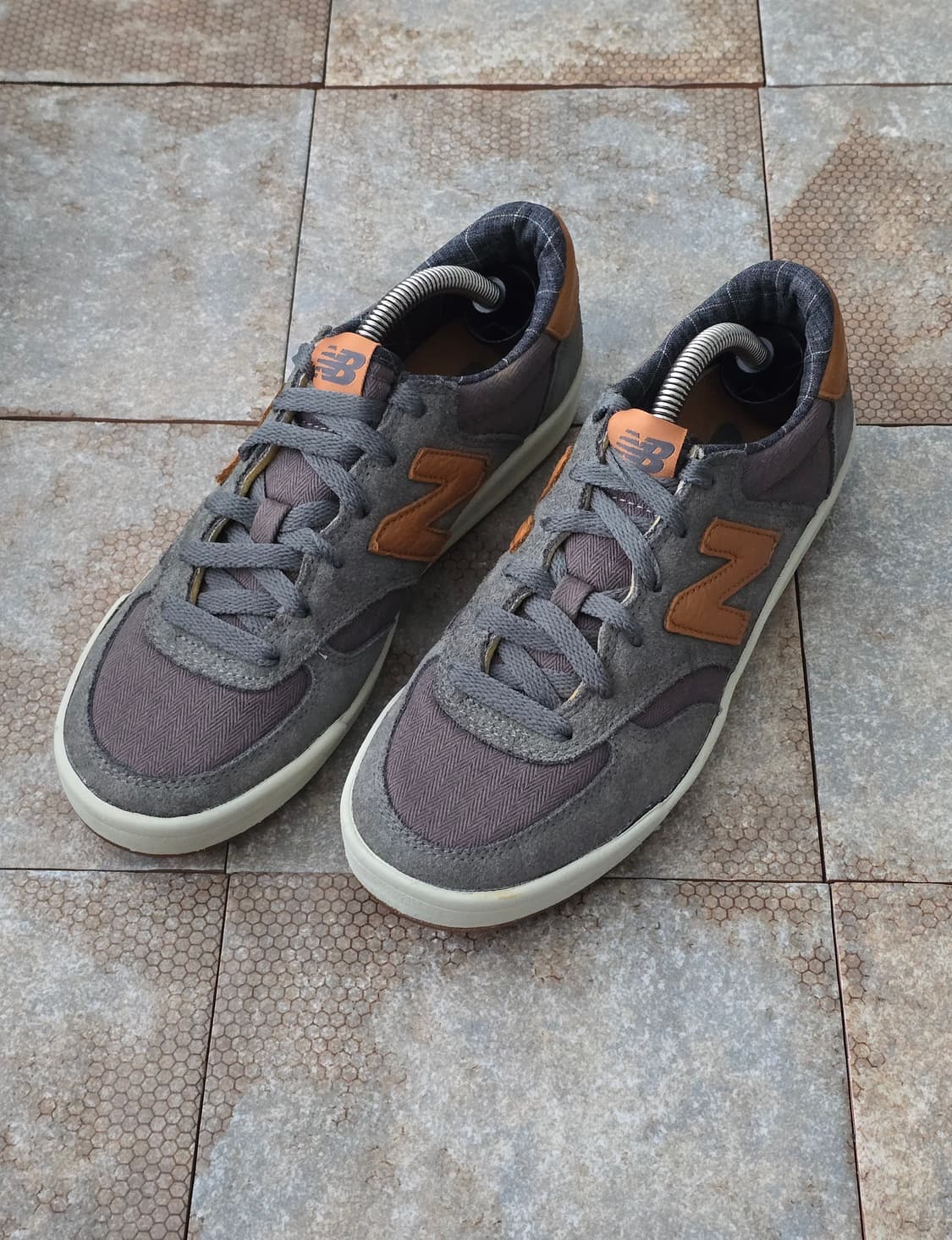 (250)뉴발란스 crt 300 그레이 브라운 상품이미지1
