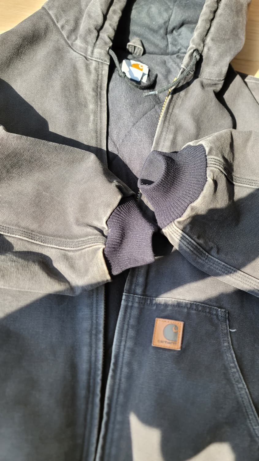 오리지널 칼하트 샌드스톤 j130 블랙색상  XL 사이즈 판매합니다. 상품이미지4