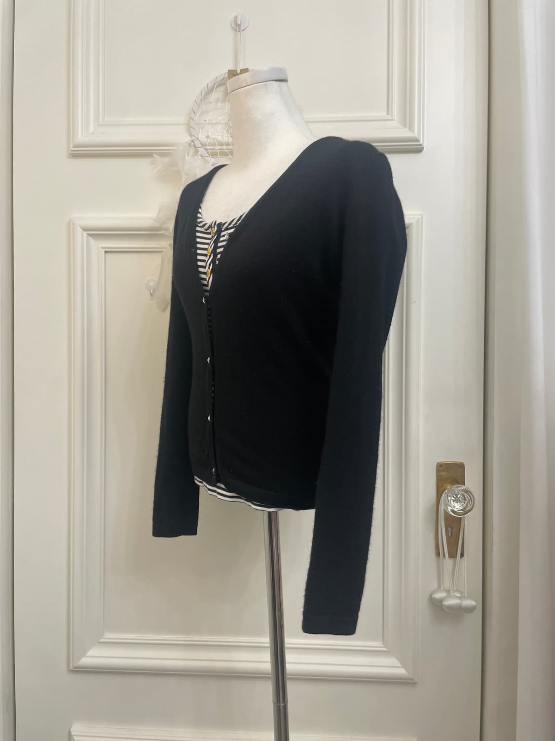 black crystal button cardigan&stripe gol 상품이미지2