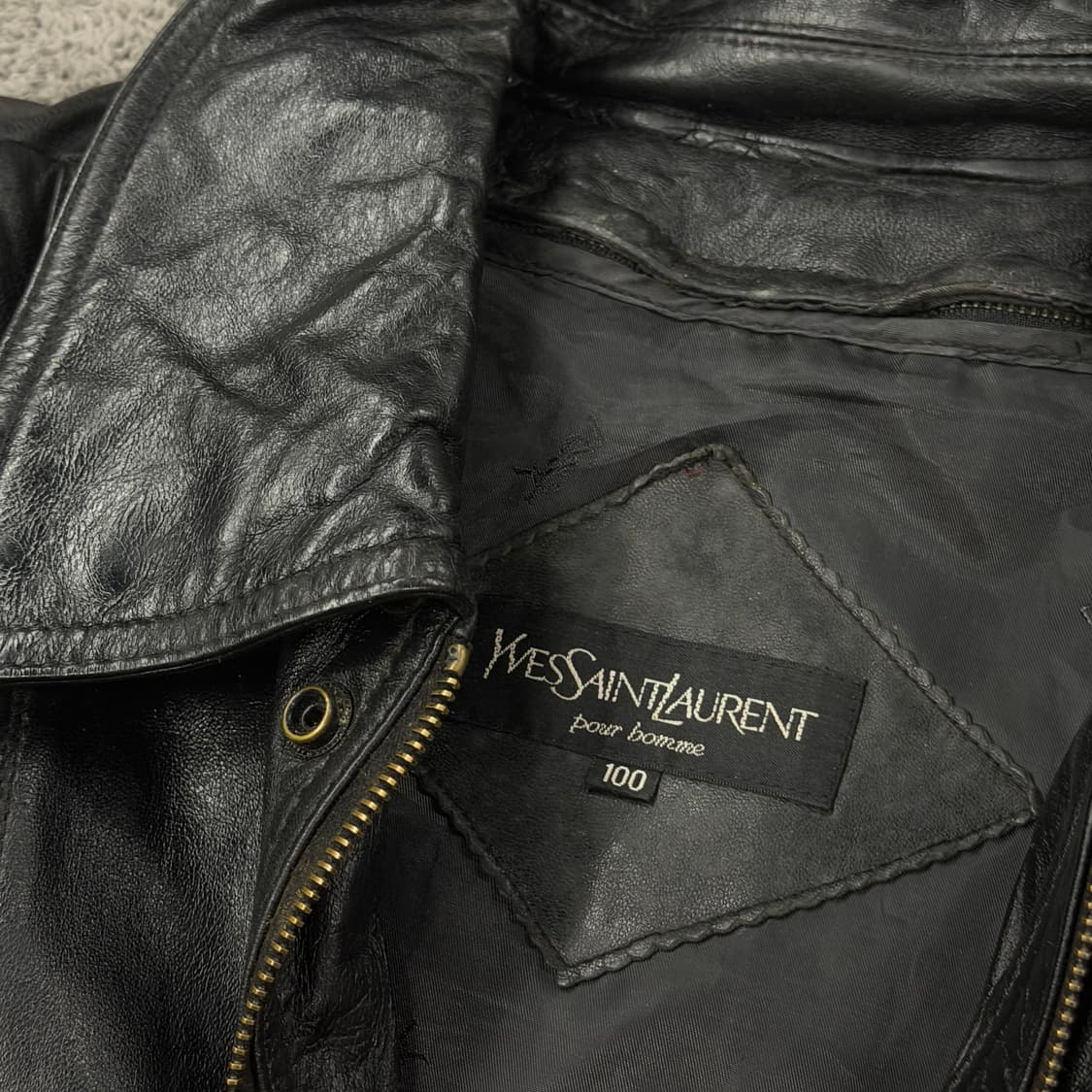 [정품/100] 입생로랑 블랙 양가죽 레더 자켓 상품이미지5
