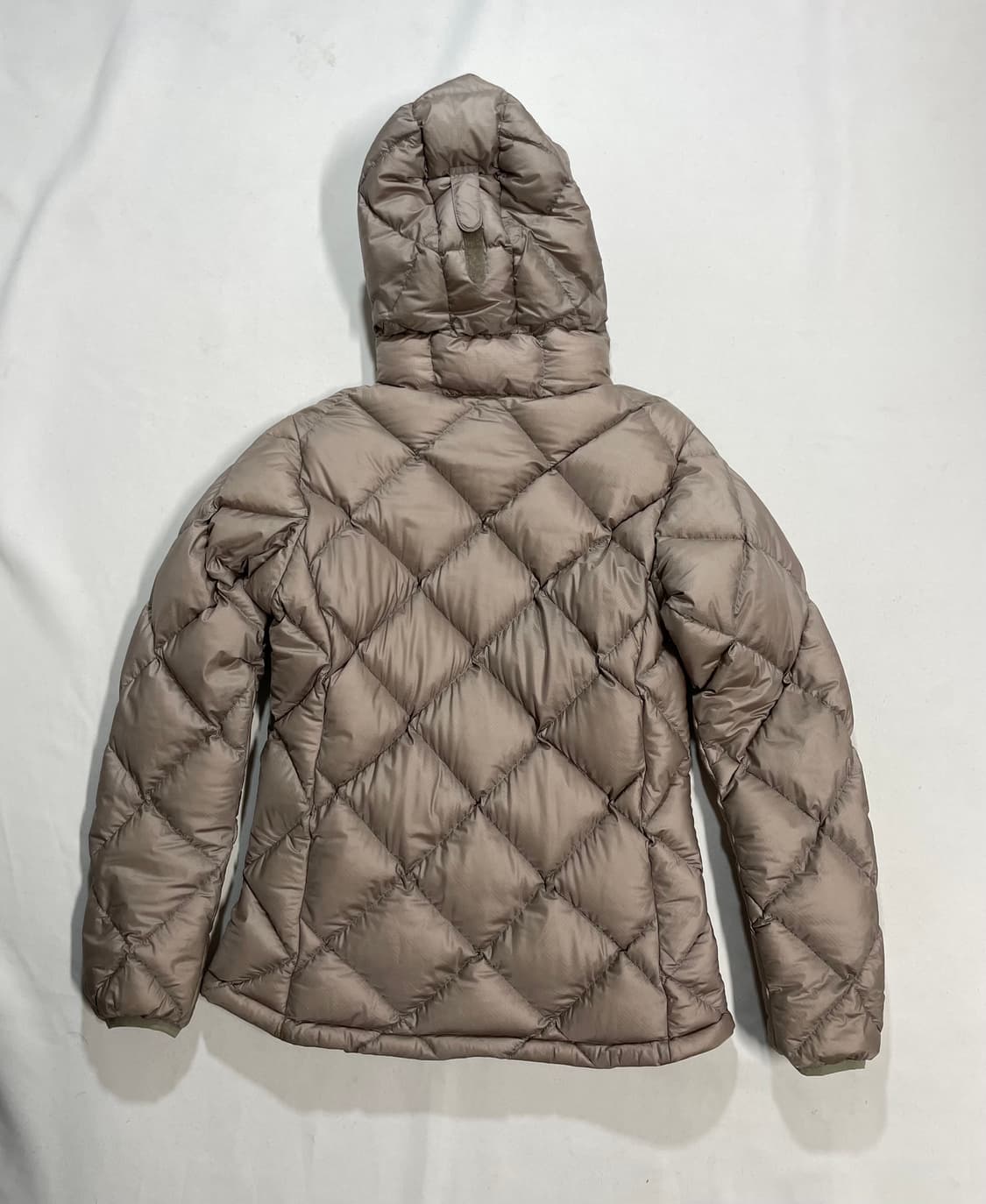 몽벨 재팬 다이아몬드 퀼팅 구스다운 후디드 경량패딩 상품이미지3
