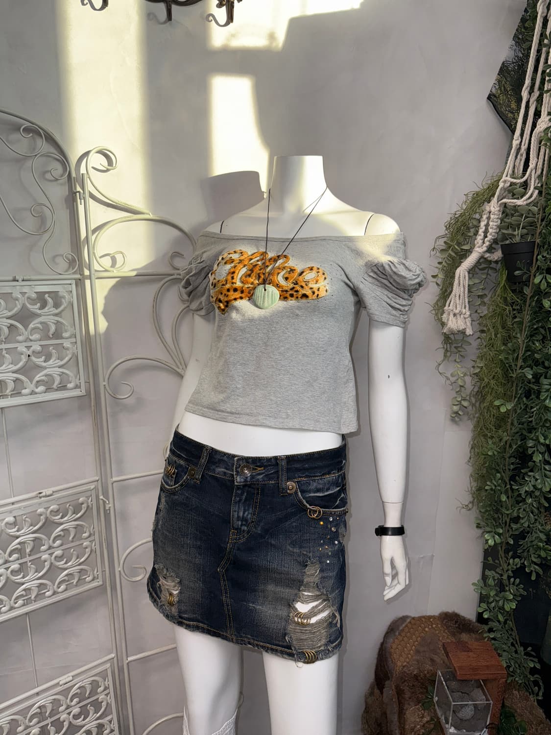 Gray leopard lettering puff 오프숄더 반팔티 상품이미지4