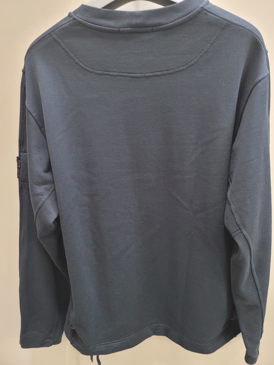 스톤아일랜드 쉐도우프로젝트 블랙 맨투맨 상품이미지4